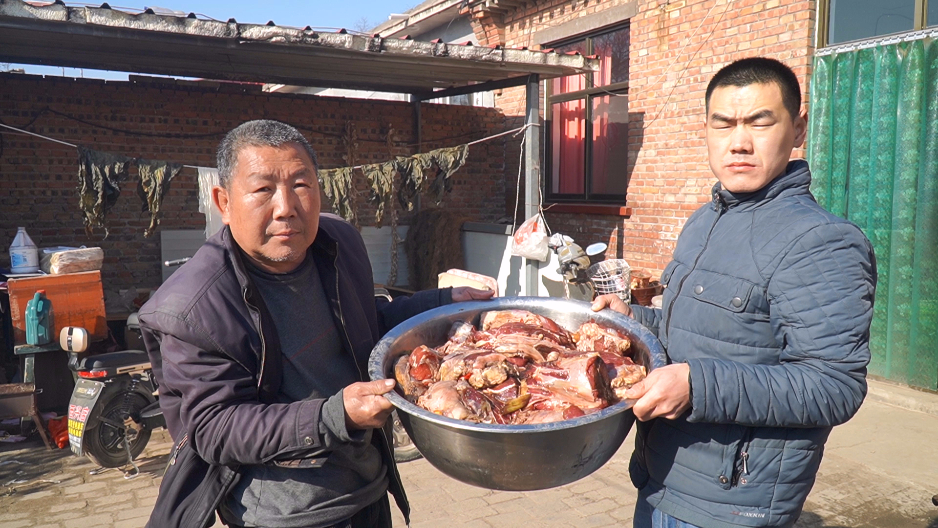 阿远做酱牛肉吃,花1770块买了49斤牛腱子,老板说:我都没得卖了